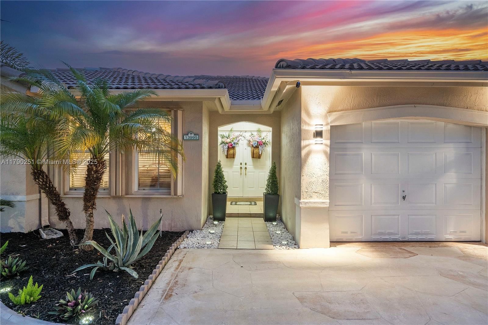 Real estate property located at 13995 Cypress Cove Cir, Broward, West Park-west Parcel, Davie, FL