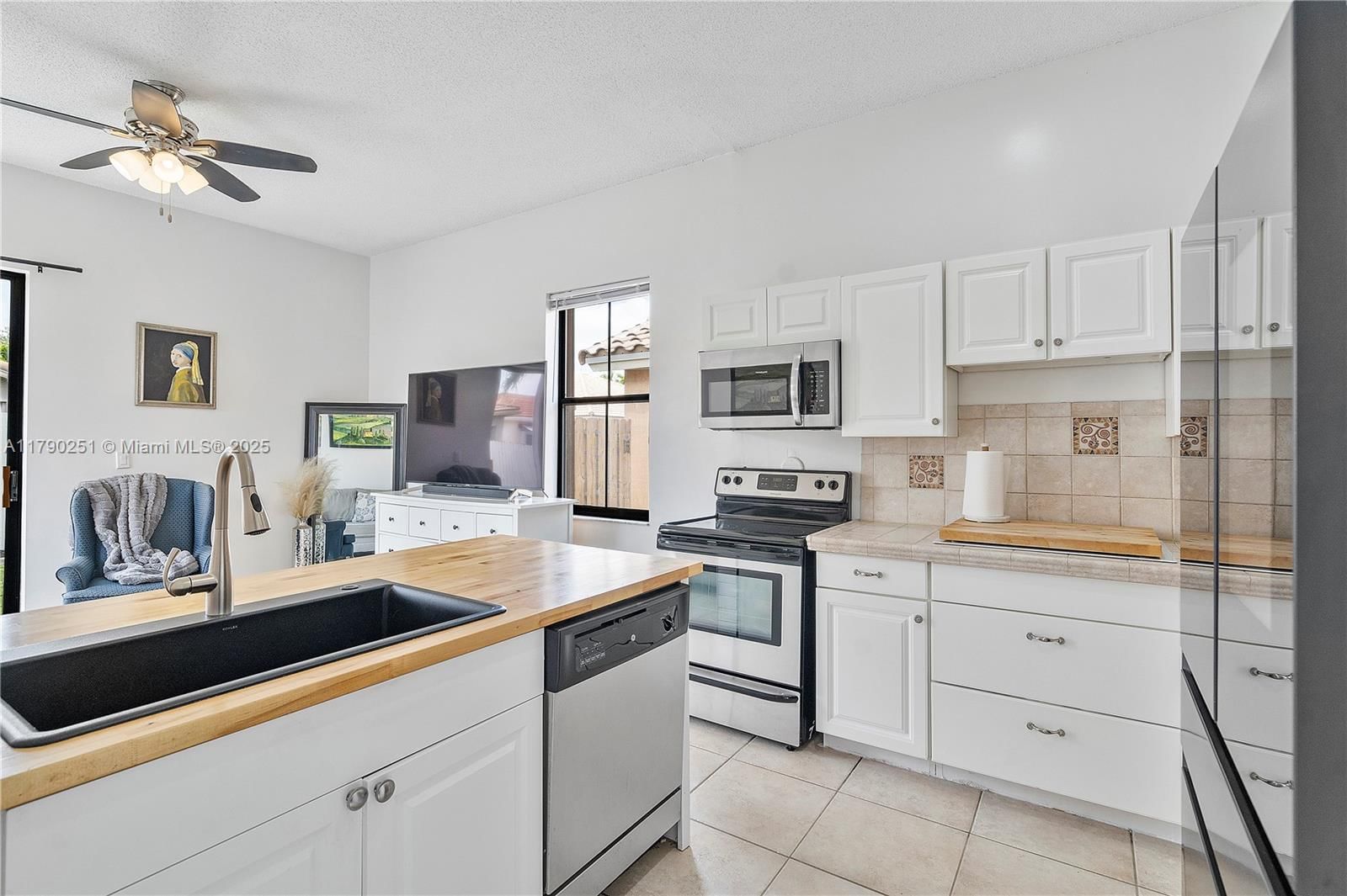 Real estate property located at 13995 Cypress Cove Cir, Broward, West Park-west Parcel, Davie, FL