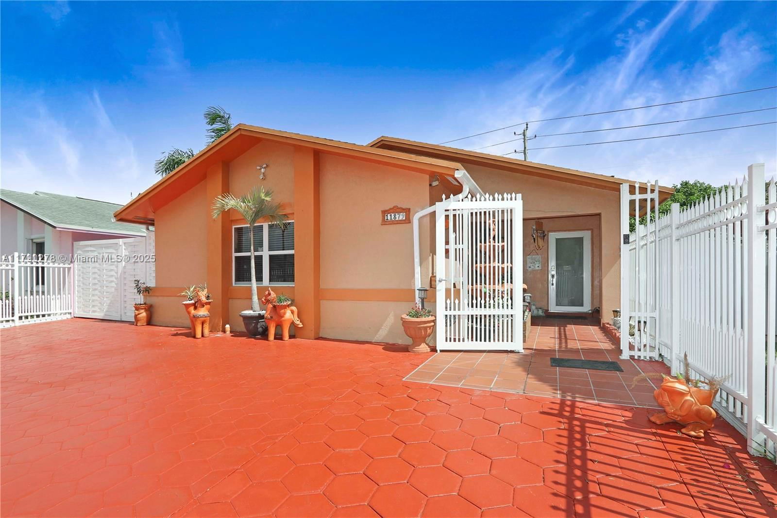 Real estate property located at 11879 208th Ter, Miami-dade, Strawberry Field Sub, Miami, FL