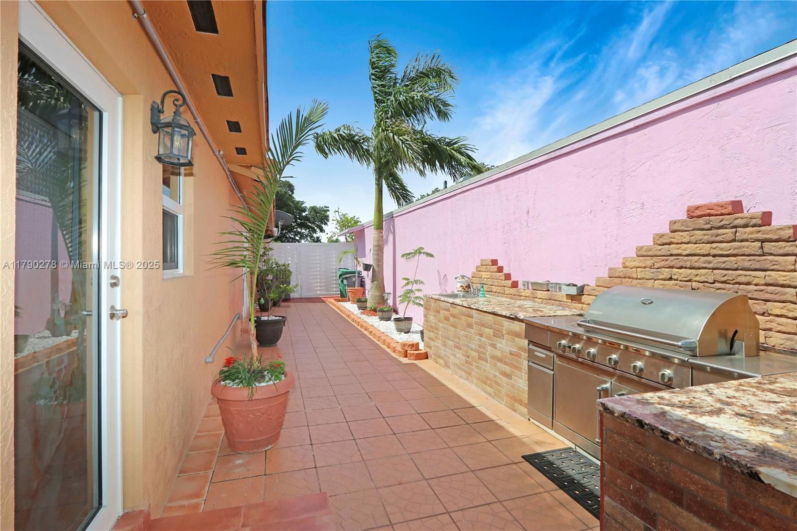 Real estate property located at 11879 208th Ter, Miami-dade, Strawberry Field Sub, Miami, FL