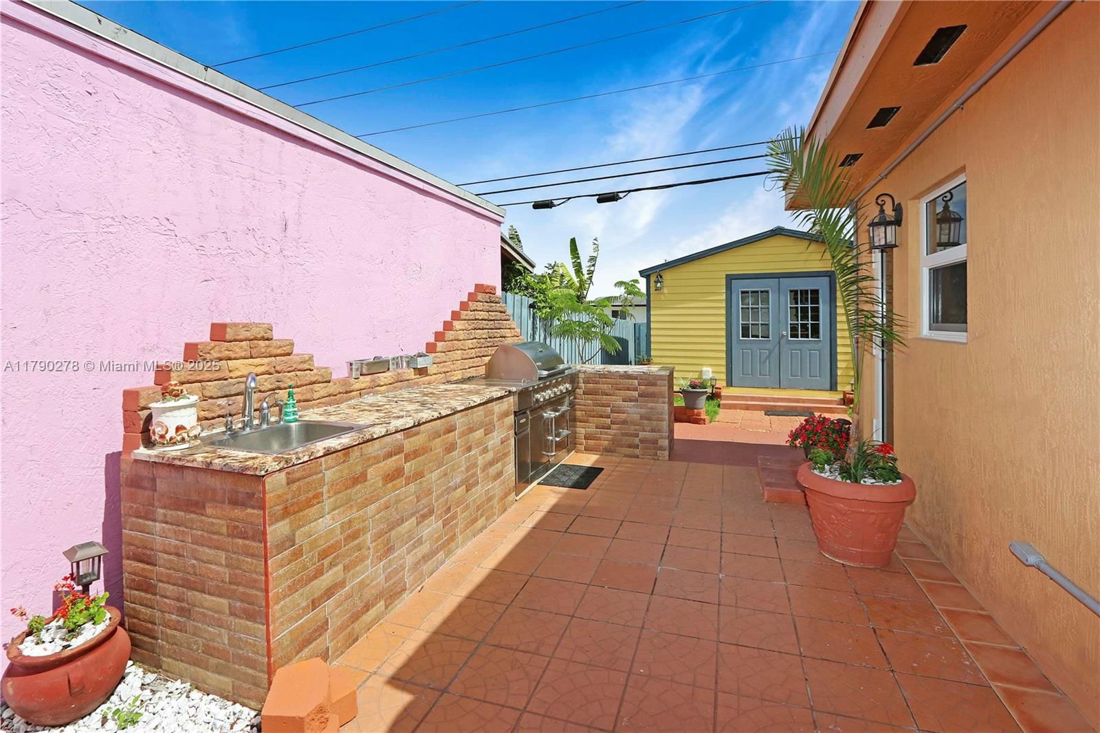 Real estate property located at 11879 208th Ter, Miami-dade, Strawberry Field Sub, Miami, FL