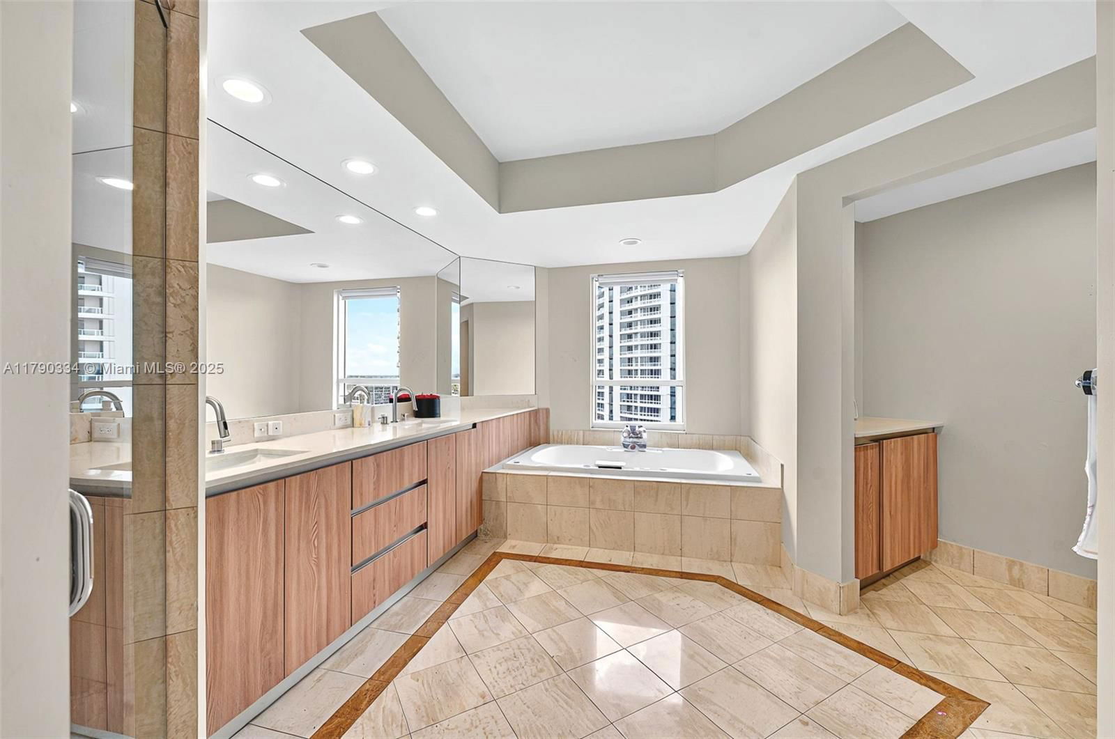 Real estate property located at 21050 Point Pl #2301, Miami-dade, Atlantic Iii At The Point, Aventura, FL