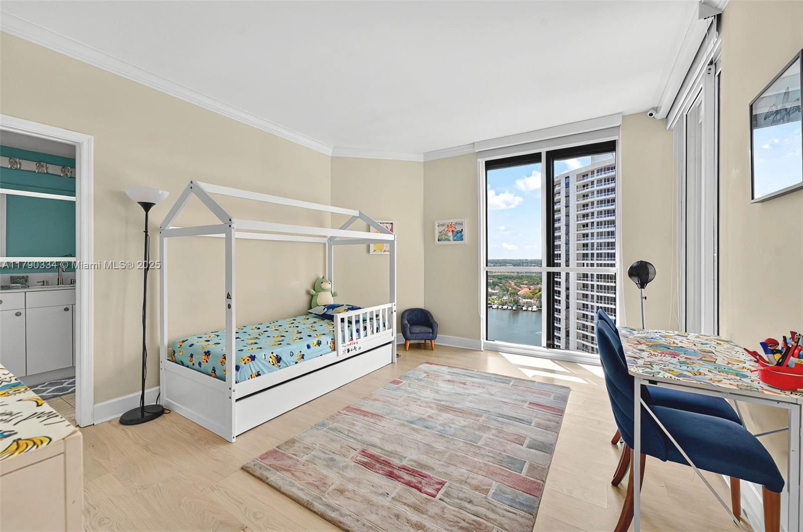 Real estate property located at 21050 Point Pl #2301, Miami-dade, Atlantic Iii At The Point, Aventura, FL