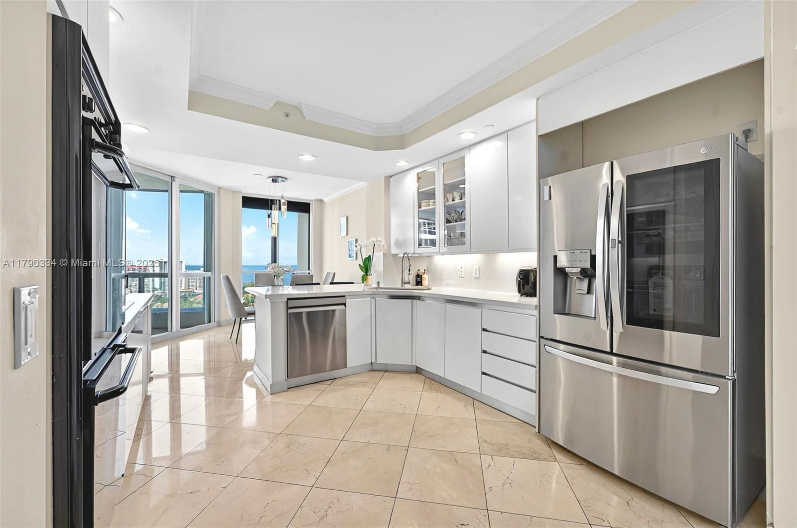 Real estate property located at 21050 Point Pl #2301, Miami-dade, Atlantic Iii At The Point, Aventura, FL