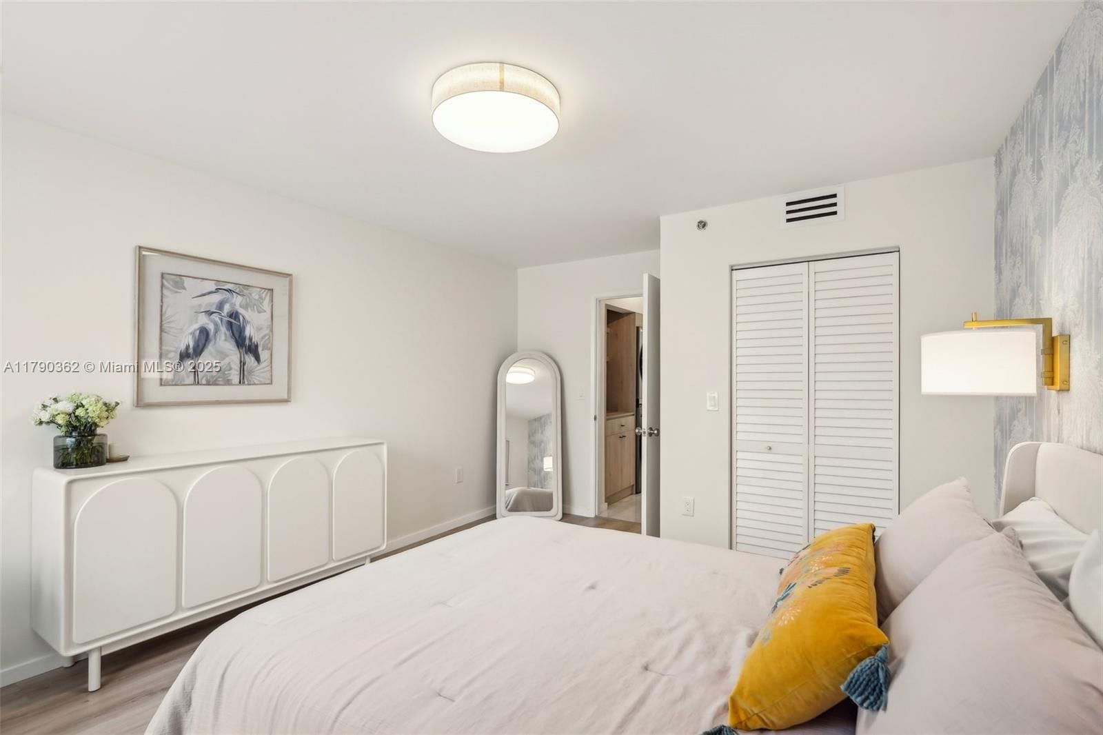 Real estate property located at 19701 Country Club Dr #5603, Miami-dade, The Yacht Club At Aventur, Aventura, FL