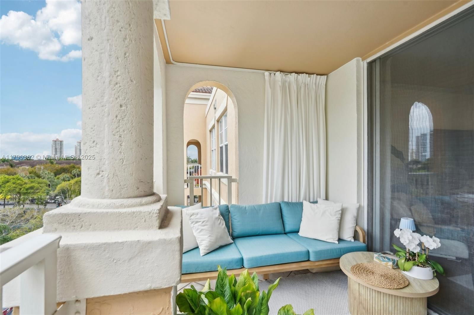 Real estate property located at 19701 Country Club Dr #5603, Miami-dade, The Yacht Club At Aventur, Aventura, FL