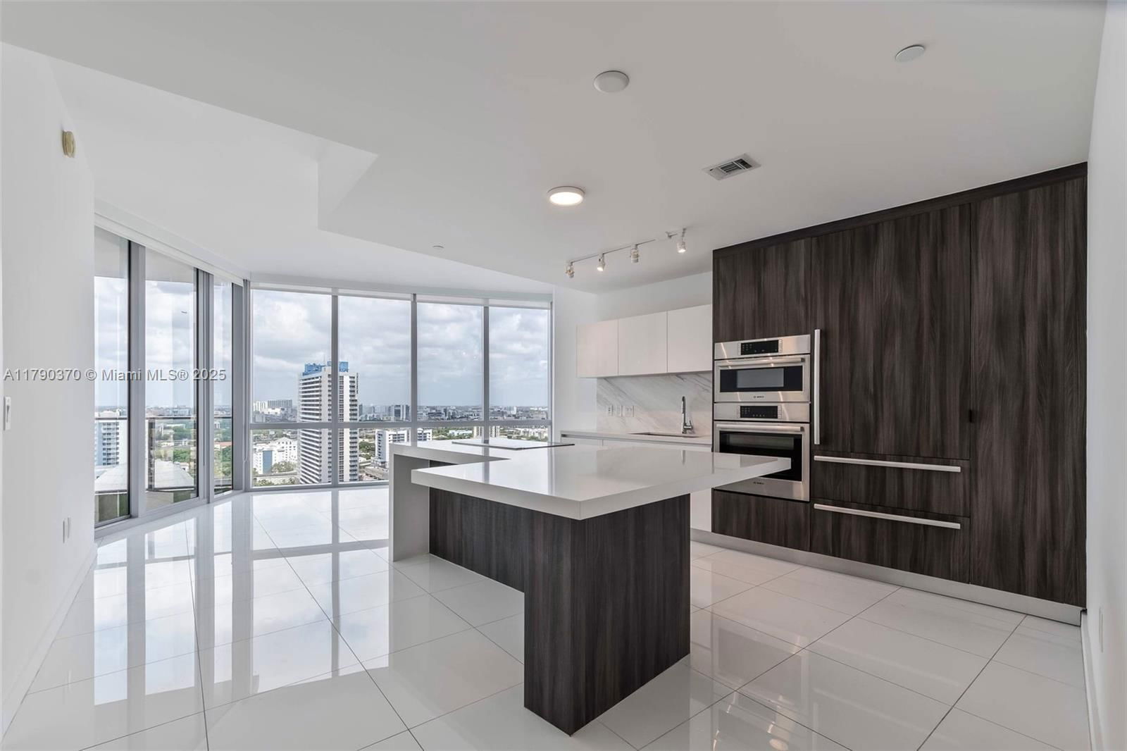 Real estate property located at 851 1st Ave #1904, Miami-dade, Paramount Miami Worldcent, Miami, FL