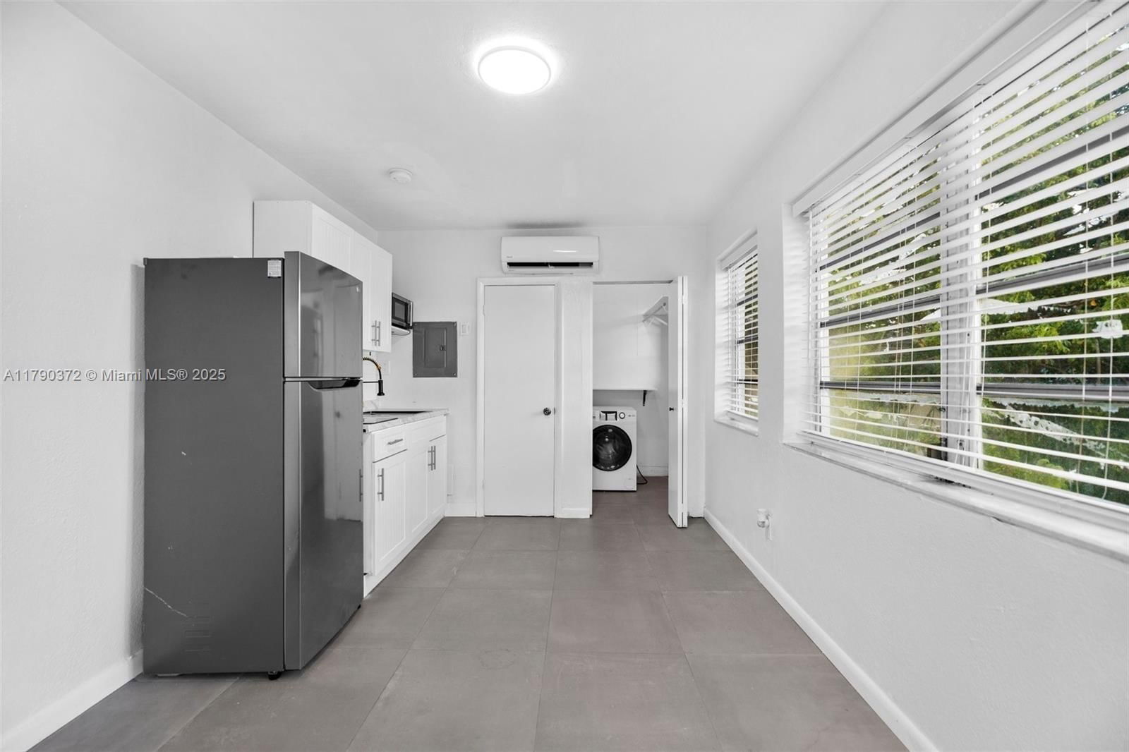 Real estate property located at 2822 Pine Tree Dr, Miami-dade, Miami Beach, FL
