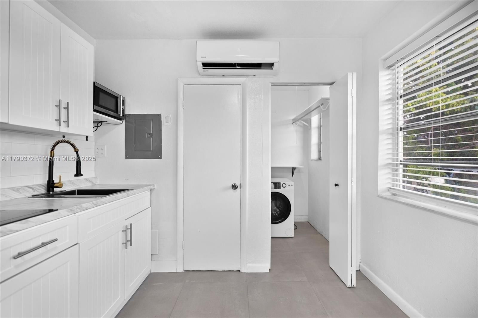 Real estate property located at 2822 Pine Tree Dr, Miami-dade, Miami Beach, FL