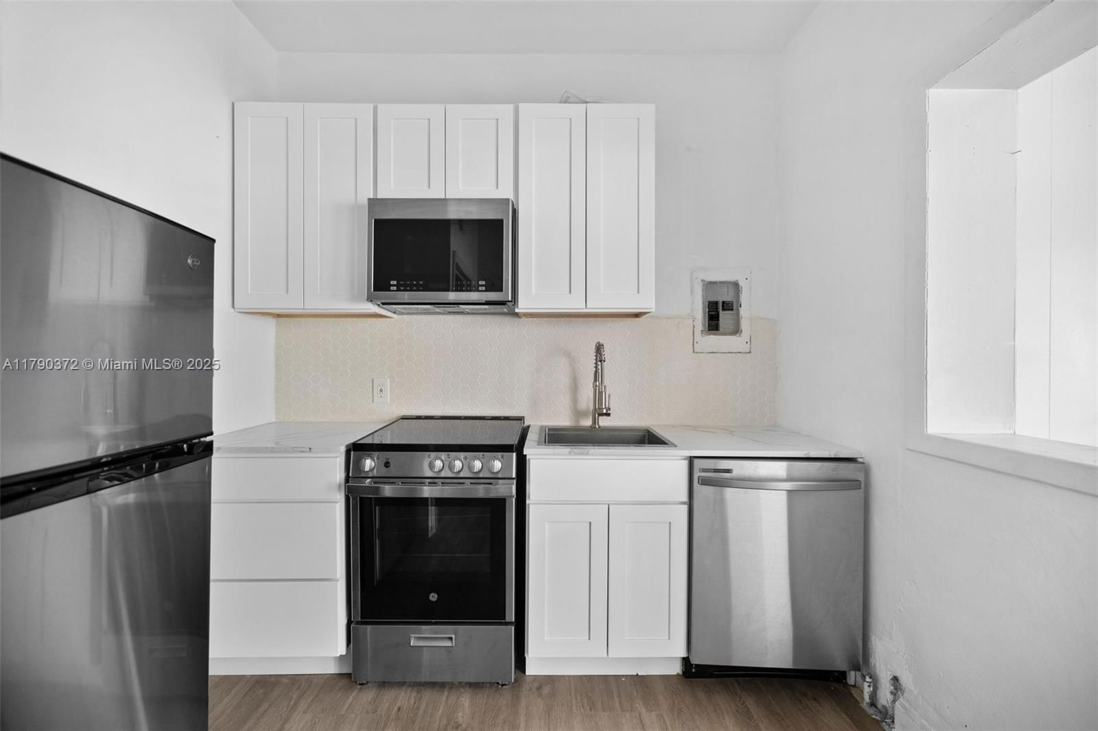Real estate property located at 2822 Pine Tree Dr, Miami-dade, Miami Beach, FL