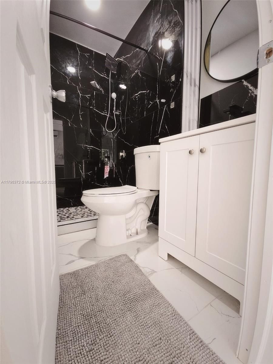 Real estate property located at 2822 Pine Tree Dr, Miami-dade, Miami Beach, FL