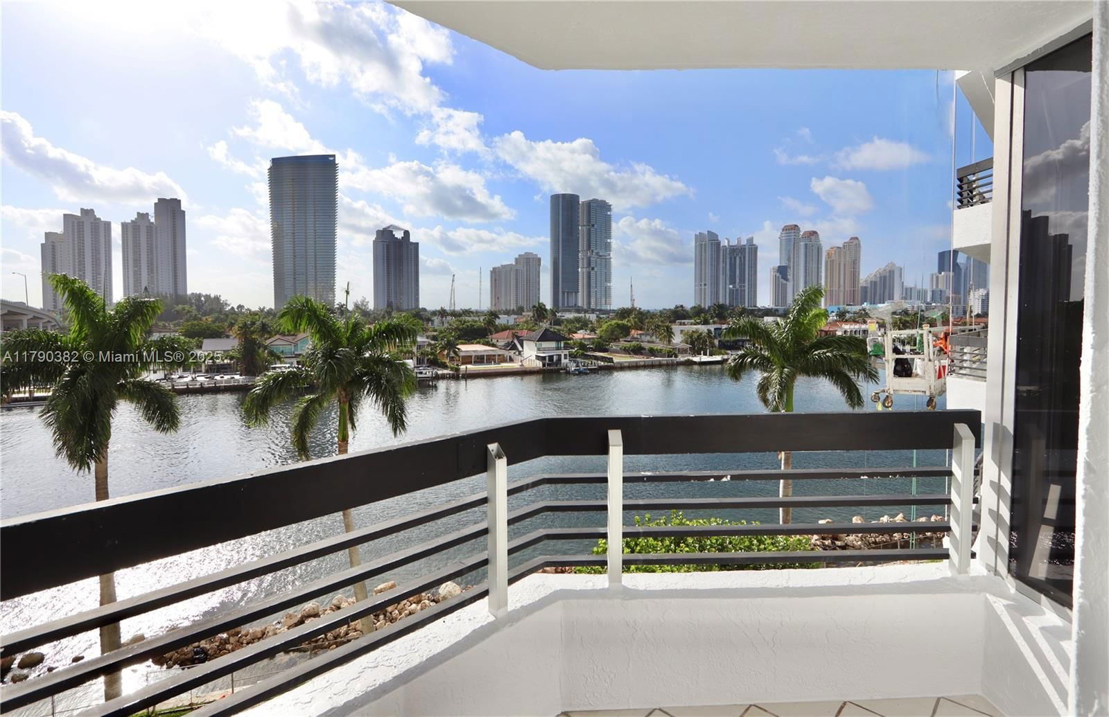 Real estate property located at 19195 36th Ct #608, Miami-dade, Mystic Pointe Condo No Tw, Aventura, FL