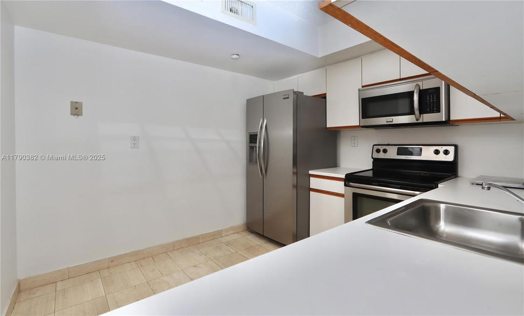 Real estate property located at 19195 36th Ct #608, Miami-dade, Mystic Pointe Condo No Tw, Aventura, FL