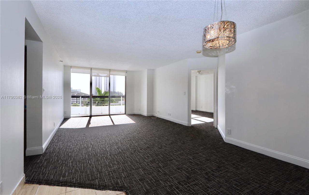Real estate property located at 19195 36th Ct #608, Miami-dade, Mystic Pointe Condo No Tw, Aventura, FL
