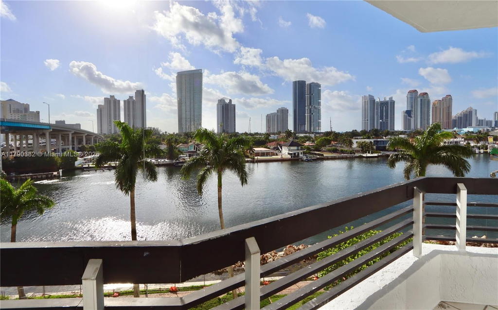 Real estate property located at 19195 36th Ct #608, Miami-dade, Mystic Pointe Condo No Tw, Aventura, FL