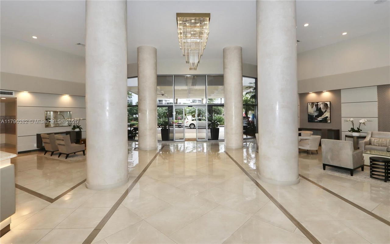 Real estate property located at 19195 36th Ct #608, Miami-dade, Mystic Pointe Condo No Tw, Aventura, FL