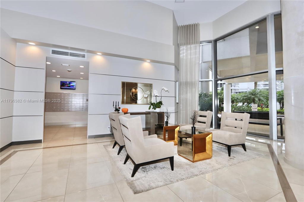 Real estate property located at 19195 36th Ct #608, Miami-dade, Mystic Pointe Condo No Tw, Aventura, FL