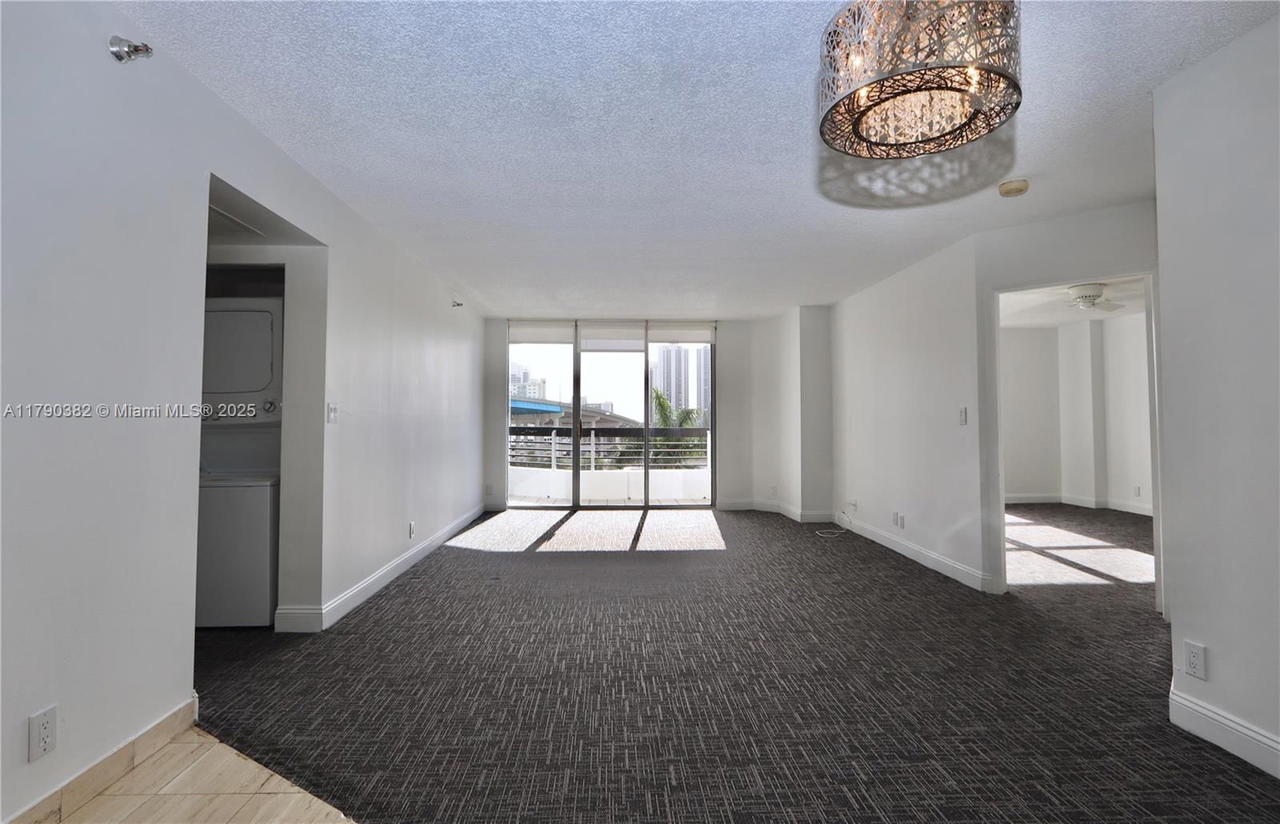 Real estate property located at 19195 36th Ct #608, Miami-dade, Mystic Pointe Condo No Tw, Aventura, FL
