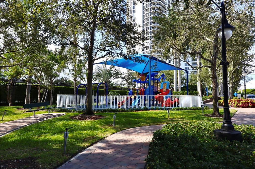 Real estate property located at 19195 36th Ct #608, Miami-dade, Mystic Pointe Condo No Tw, Aventura, FL