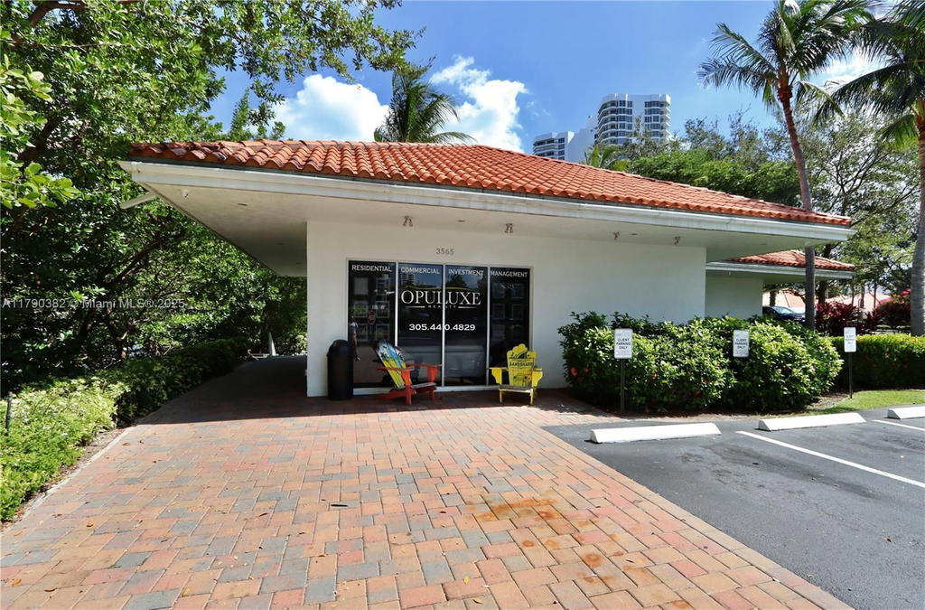 Real estate property located at 19195 36th Ct #608, Miami-dade, Mystic Pointe Condo No Tw, Aventura, FL