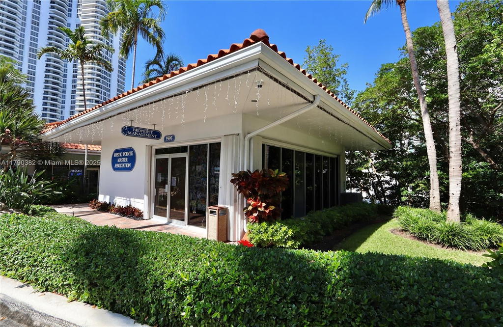 Real estate property located at 19195 36th Ct #608, Miami-dade, Mystic Pointe Condo No Tw, Aventura, FL