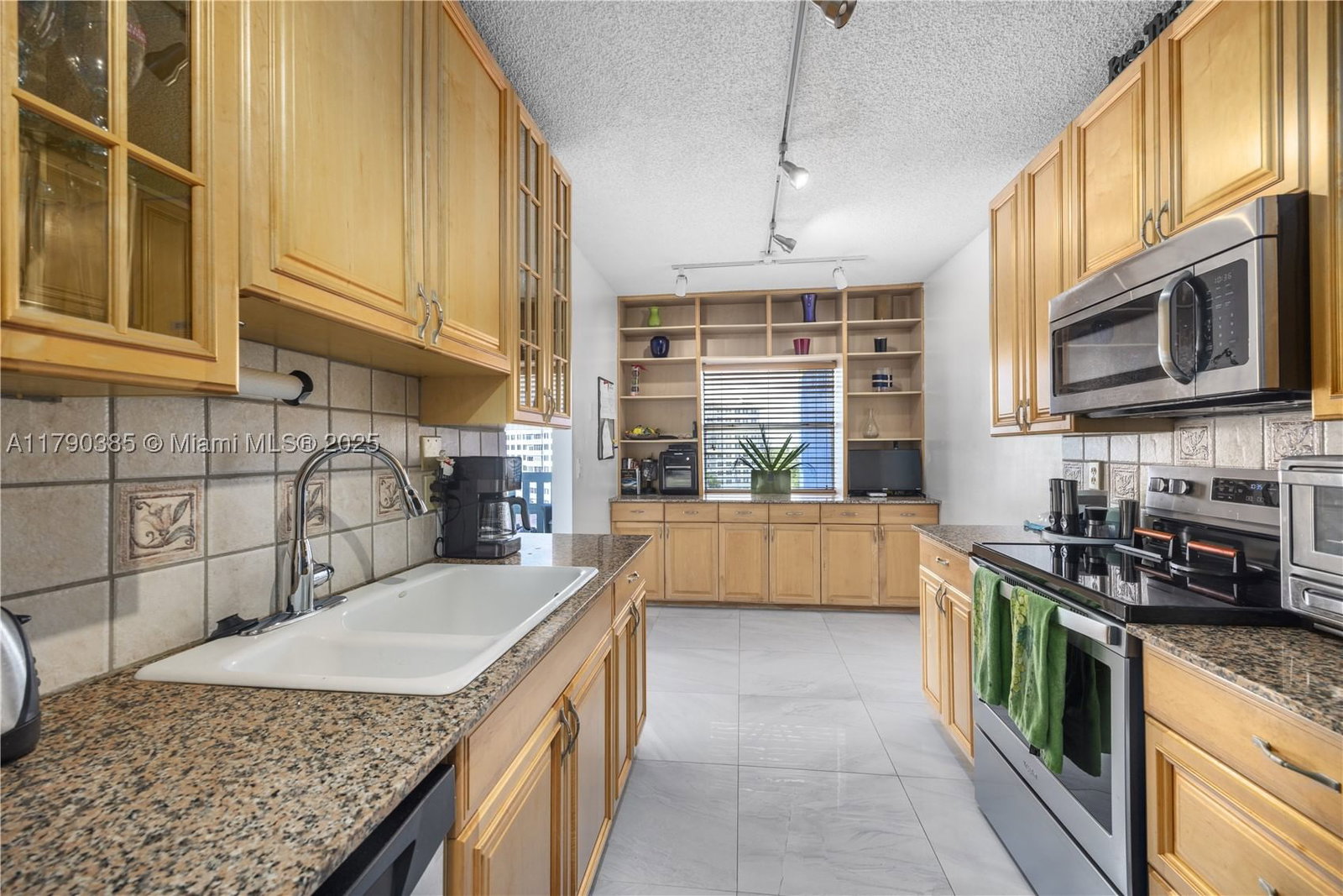 Real estate property located at 4001 Hillcrest Dr #601, Broward, Hillcrest East No 26 Cond, Hollywood, FL
