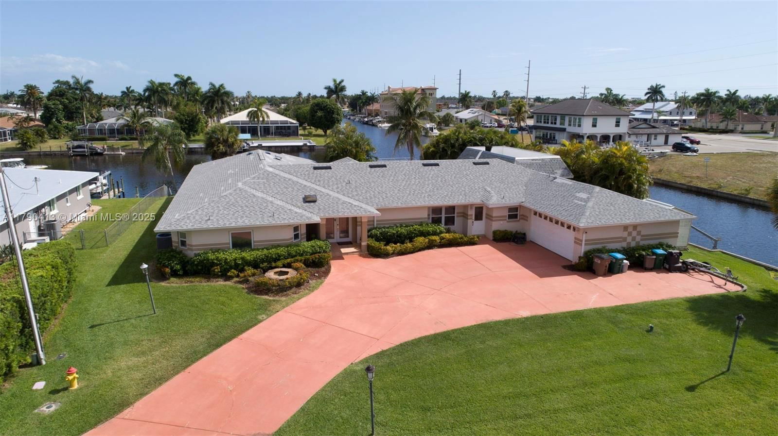 Real estate property located at 3528 16th PL, Lee, Cape Coral, Cape Coral, FL