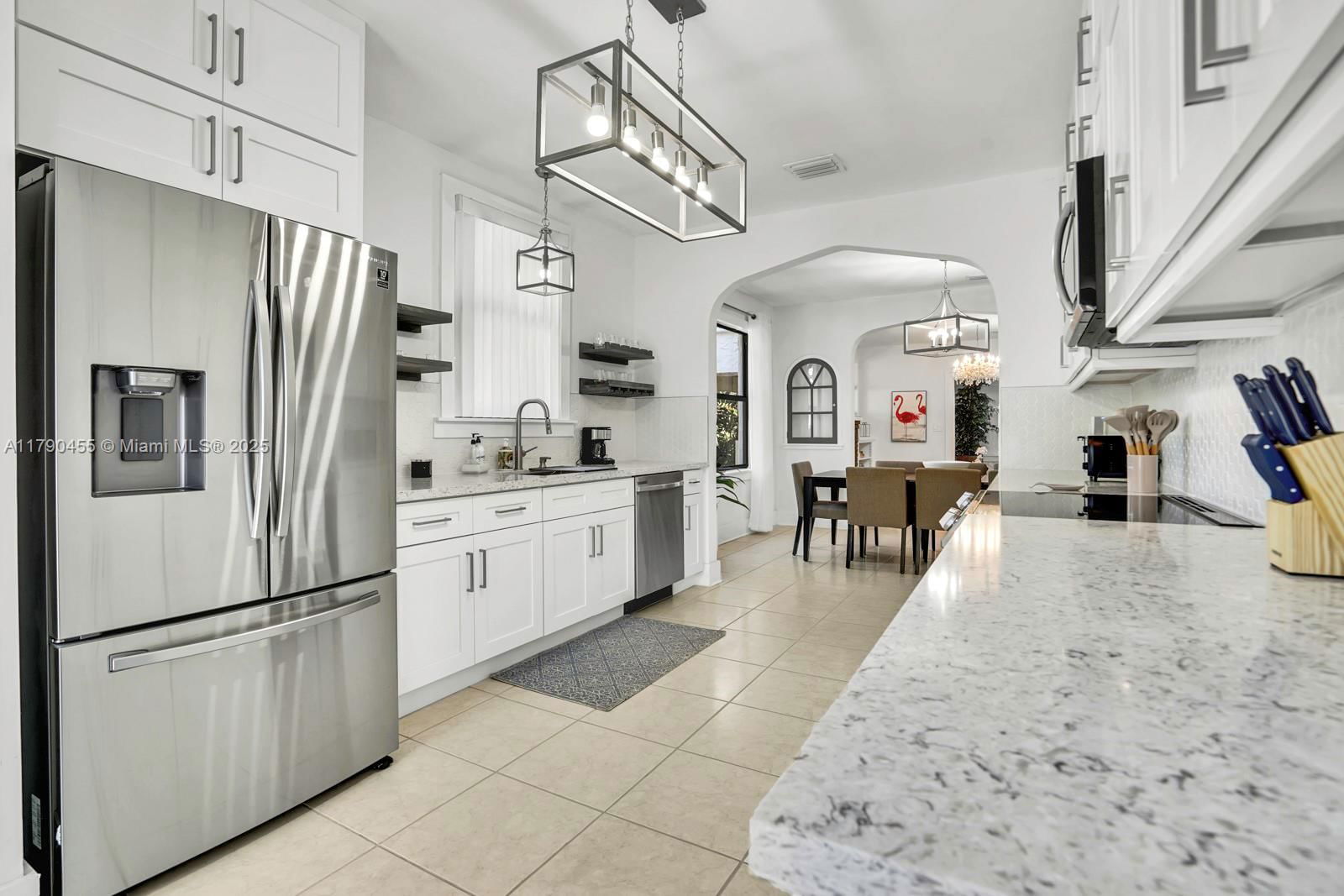 Real estate property located at 318 16th Ave, Miami-dade, Lawrence Estates Land Cos, Miami, FL