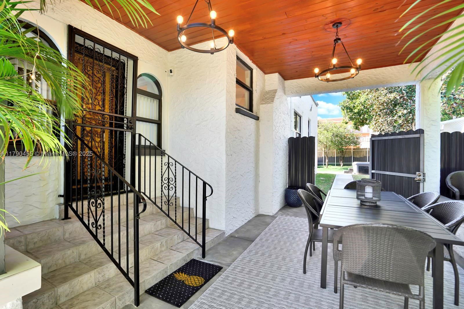 Real estate property located at 318 16th Ave, Miami-dade, Lawrence Estates Land Cos, Miami, FL