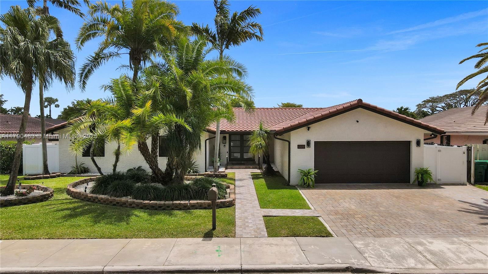 Real estate property located at 12030 92nd St, Miami-dade, Kendall Place, Miami, FL