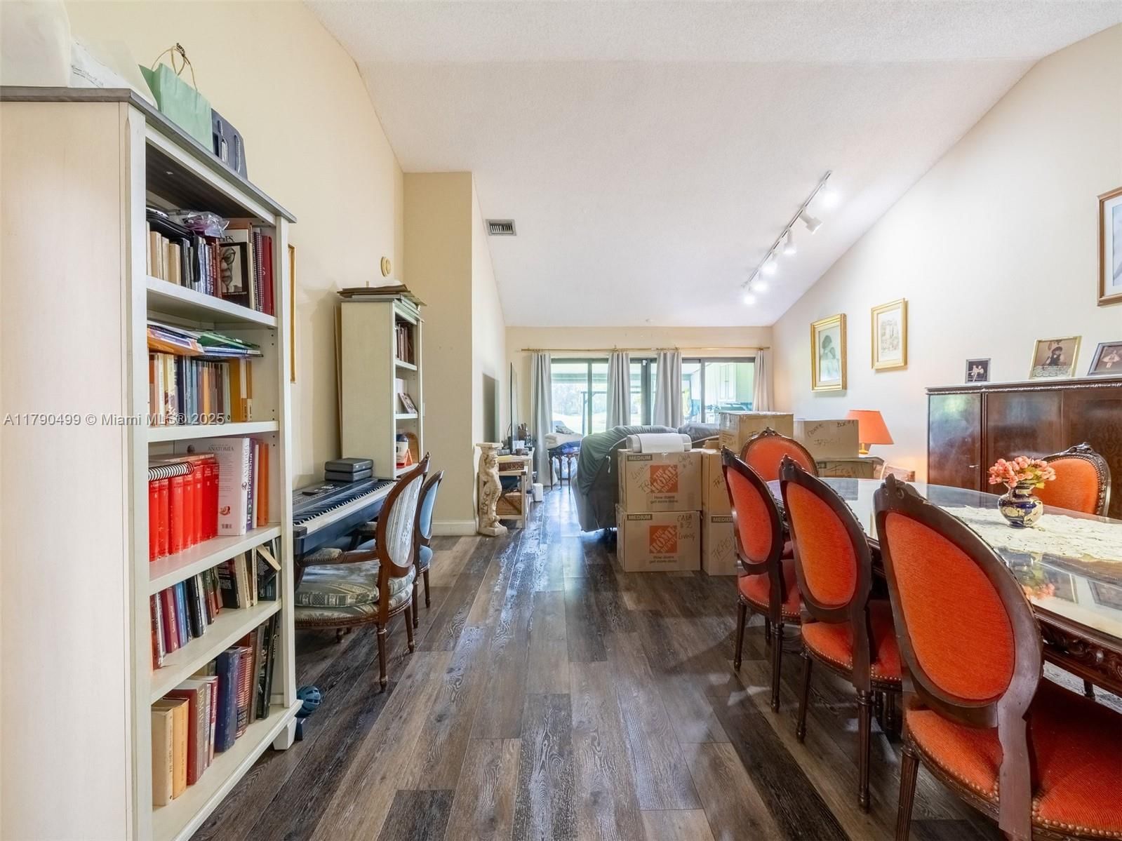 Real estate property located at 370 Fairway Cir #13, Broward, Villas At Bonaventure In, Weston, FL