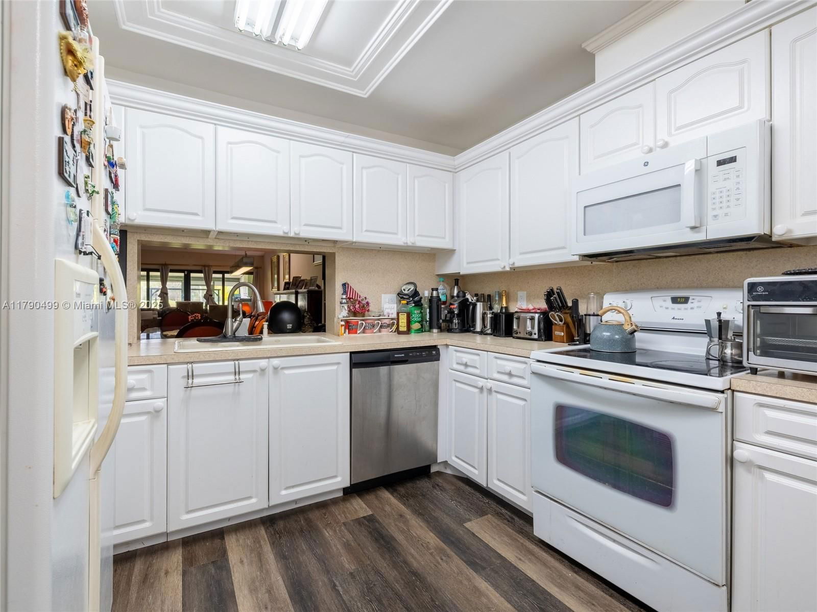 Real estate property located at 370 Fairway Cir #13, Broward, Villas At Bonaventure In, Weston, FL
