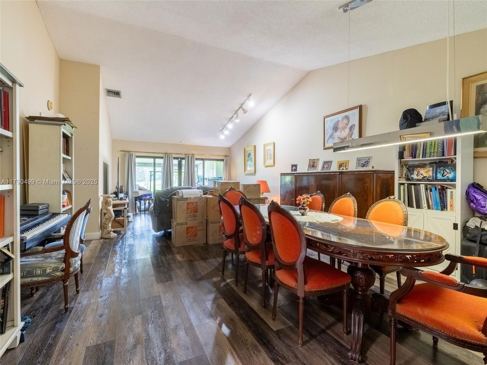 Real estate property located at 370 Fairway Cir #13, Broward, Villas At Bonaventure In, Weston, FL