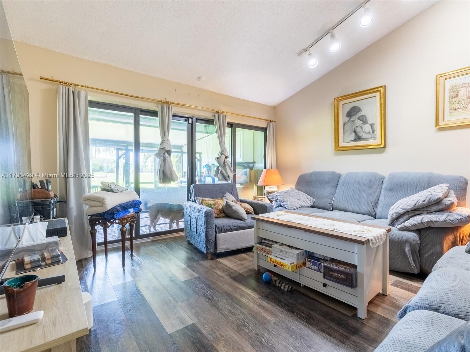 Real estate property located at 370 Fairway Cir #13, Broward, Villas At Bonaventure In, Weston, FL