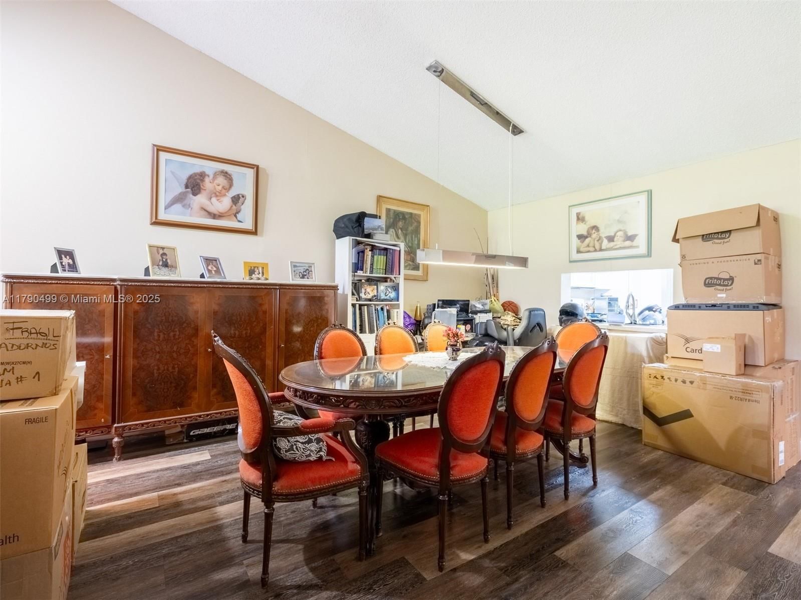 Real estate property located at 370 Fairway Cir #13, Broward, Villas At Bonaventure In, Weston, FL