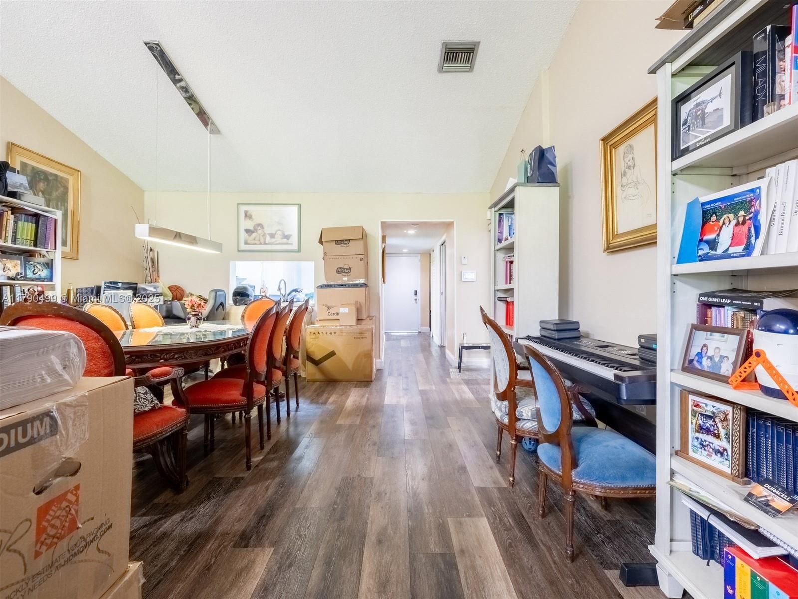 Real estate property located at 370 Fairway Cir #13, Broward, Villas At Bonaventure In, Weston, FL