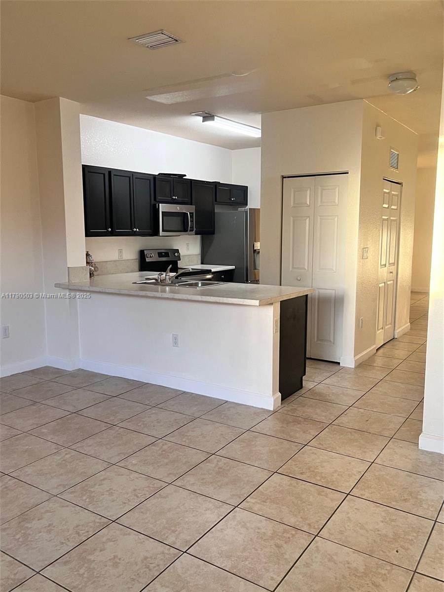 Real estate property located at 112 28th Ter #4, Miami-dade, Fiji Condo No 1, Homestead, FL