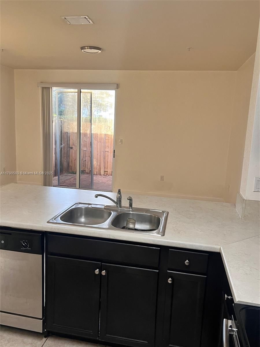 Real estate property located at 112 28th Ter #4, Miami-dade, Fiji Condo No 1, Homestead, FL