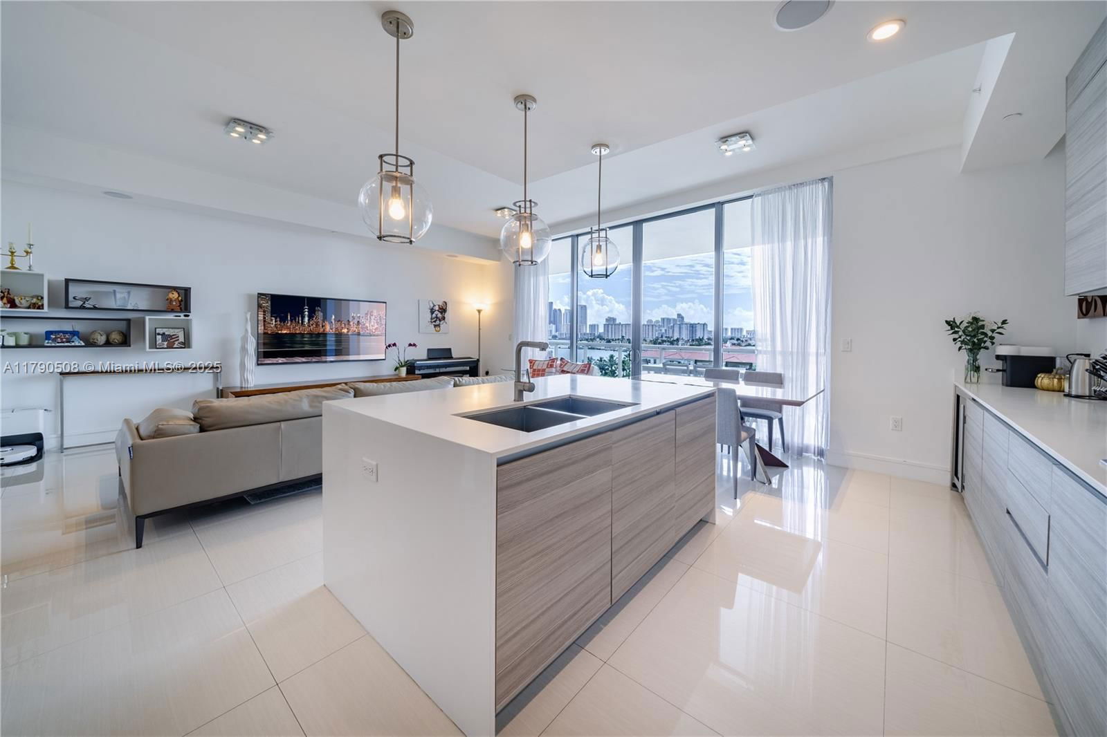 Real estate property located at 3250 188th St #606, Miami-dade, Echo Condo, Aventura, FL