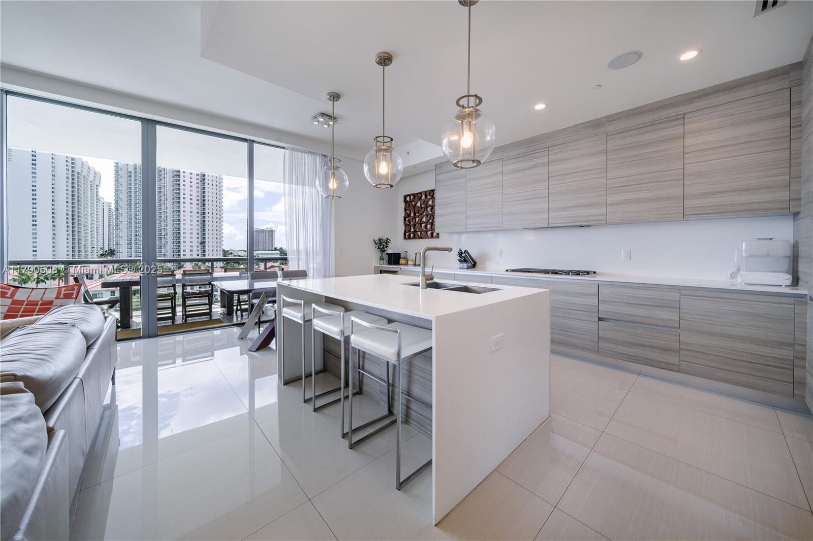 Real estate property located at 3250 188th St #606, Miami-dade, Echo Condo, Aventura, FL