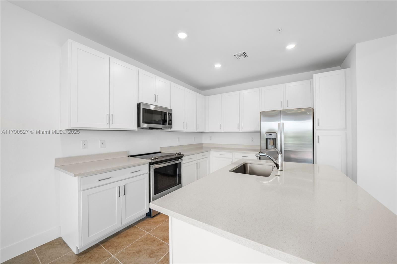Real estate property located at 26370 Coco Cay Circle #201, Lee, Villa Mar Bonita Beach, Bonita Springs, FL