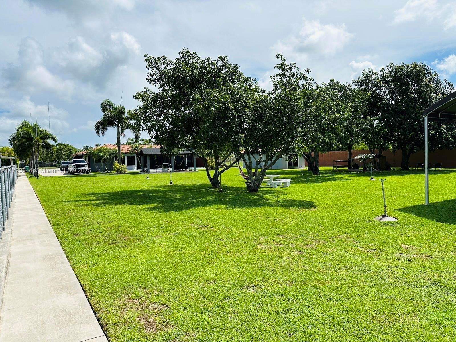 Real estate property located at 17100 274th St, Miami-dade, The Redlands Sec 1, Homestead, FL