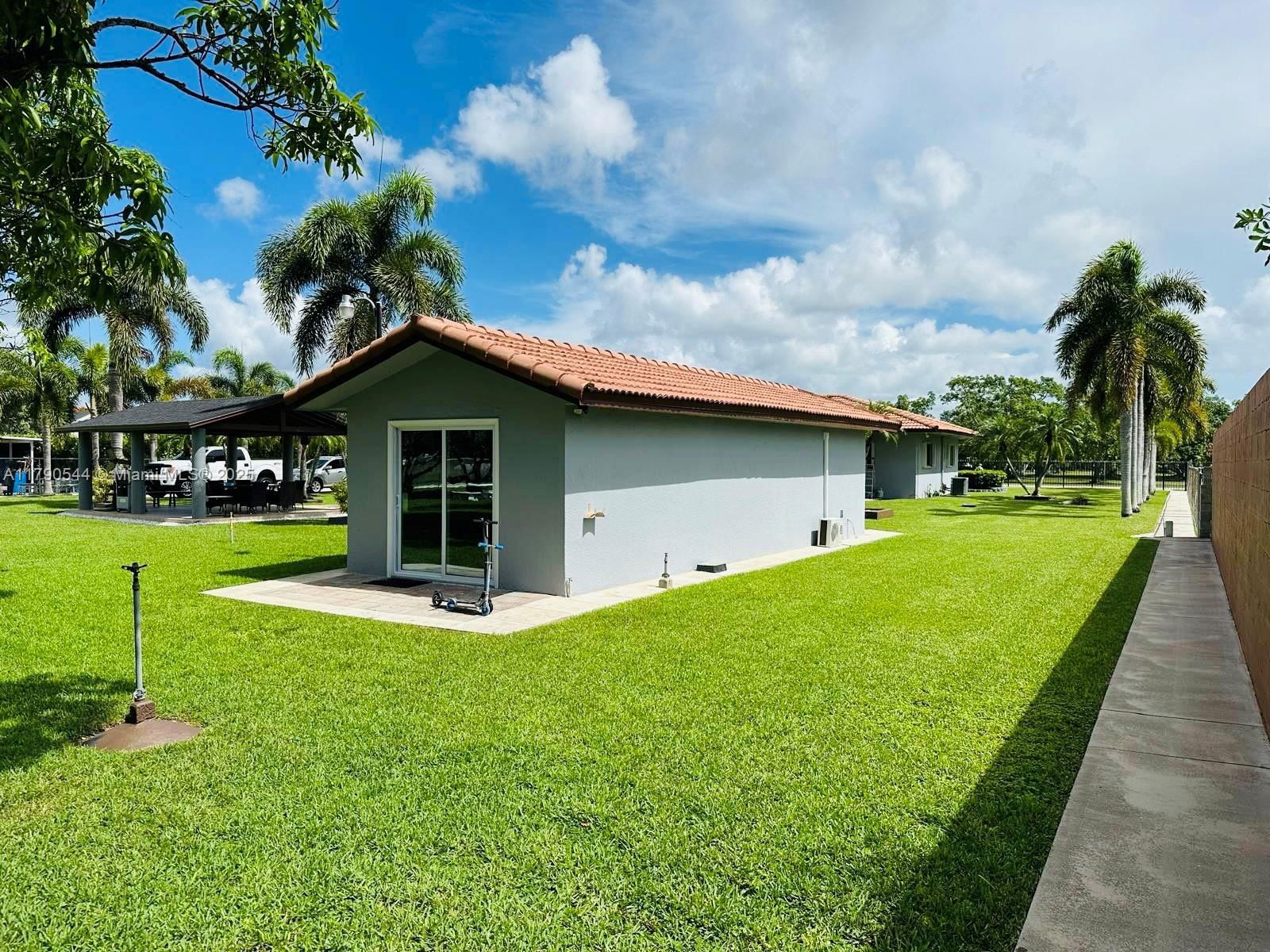 Real estate property located at 17100 274th St, Miami-dade, The Redlands Sec 1, Homestead, FL