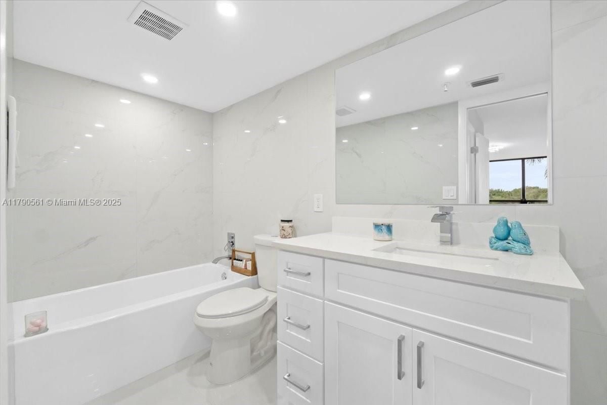Real estate property located at 7153 Promenade Dr #302, Palm Beach, Promenade At Boca Pointe, Boca Raton, FL