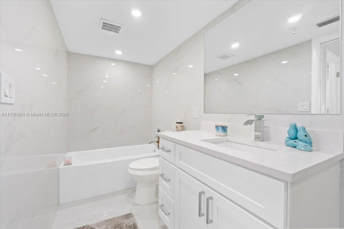 Real estate property located at 7153 Promenade Dr #302, Palm Beach, Promenade At Boca Pointe, Boca Raton, FL
