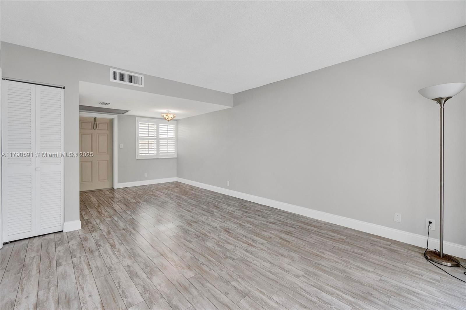 Real estate property located at 1810 New Palm Way #214, Palm Beach, Seacrest Villas Condo, Boynton Beach, FL