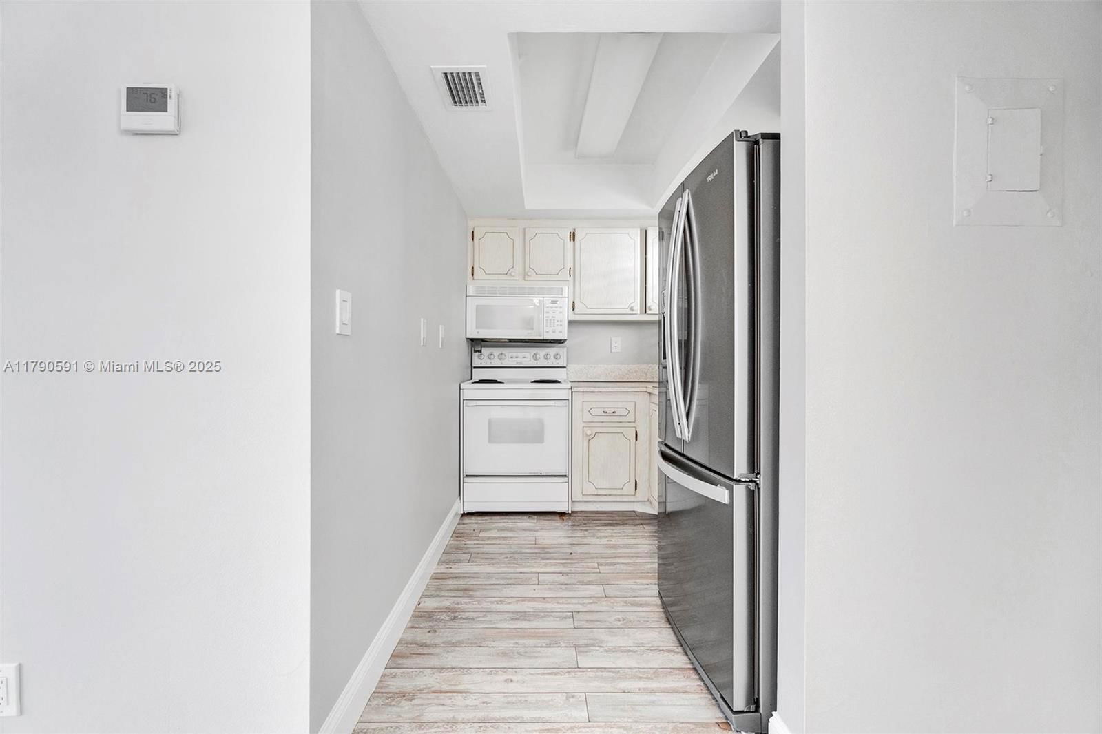 Real estate property located at 1810 New Palm Way #214, Palm Beach, Seacrest Villas Condo, Boynton Beach, FL