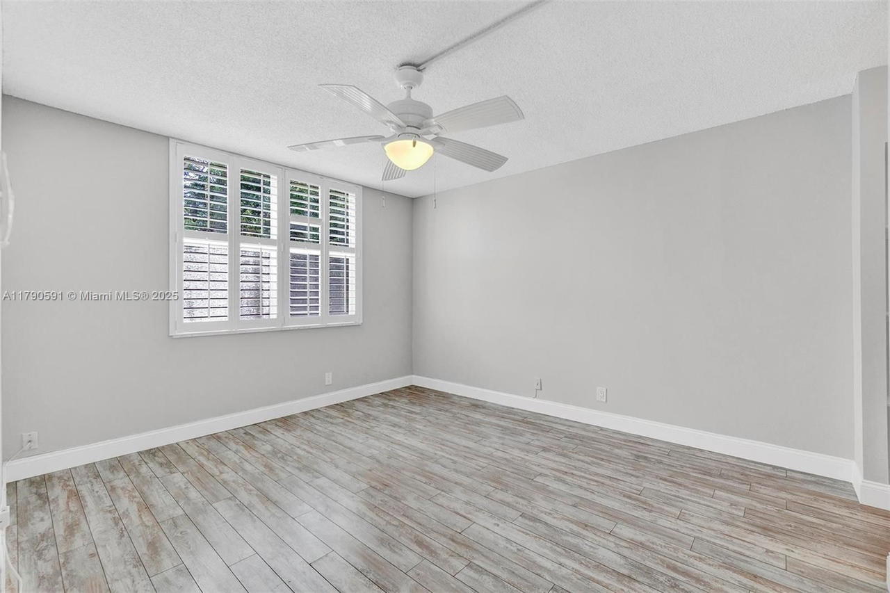 Real estate property located at 1810 New Palm Way #214, Palm Beach, Seacrest Villas Condo, Boynton Beach, FL