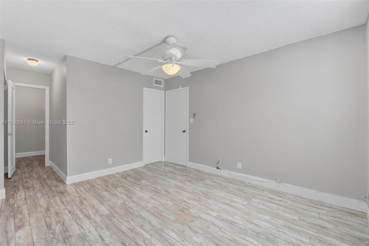 Real estate property located at 1810 New Palm Way #214, Palm Beach, Seacrest Villas Condo, Boynton Beach, FL