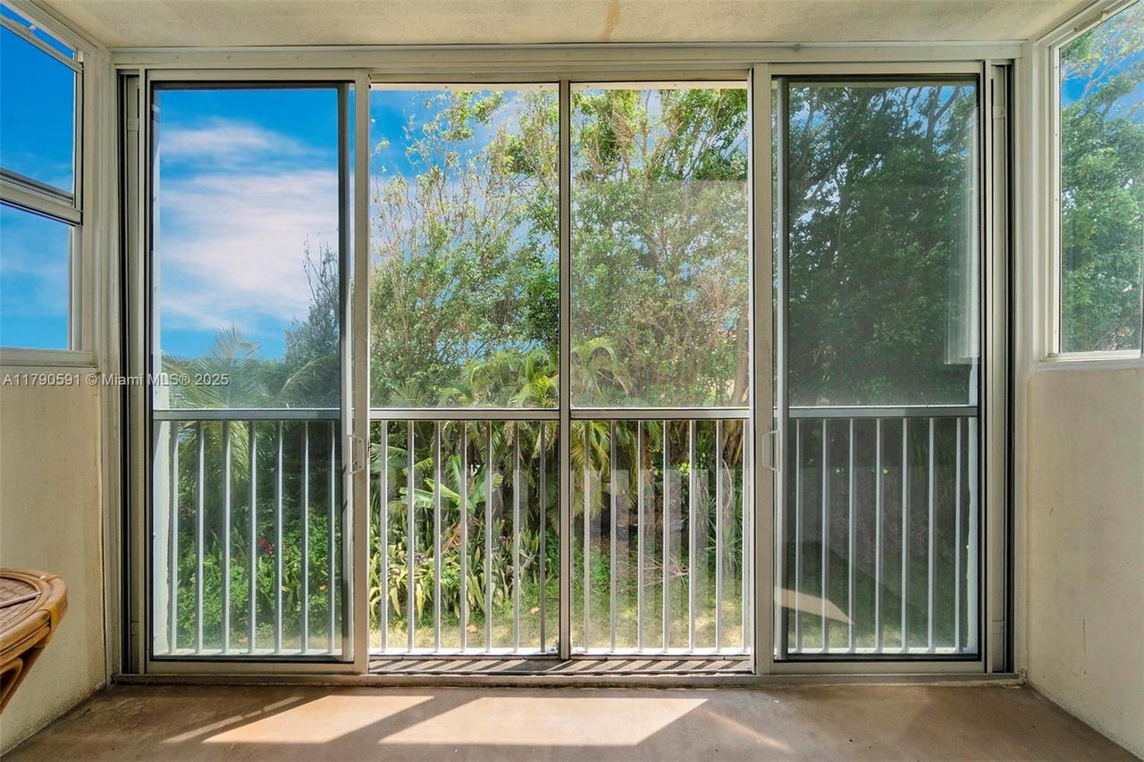 Real estate property located at 1810 New Palm Way #214, Palm Beach, Seacrest Villas Condo, Boynton Beach, FL